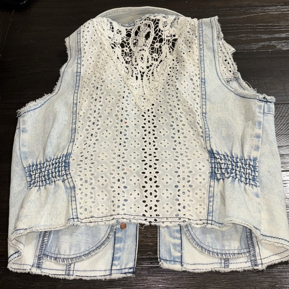 Miss me vest denim and lace - Picture 2 of 3